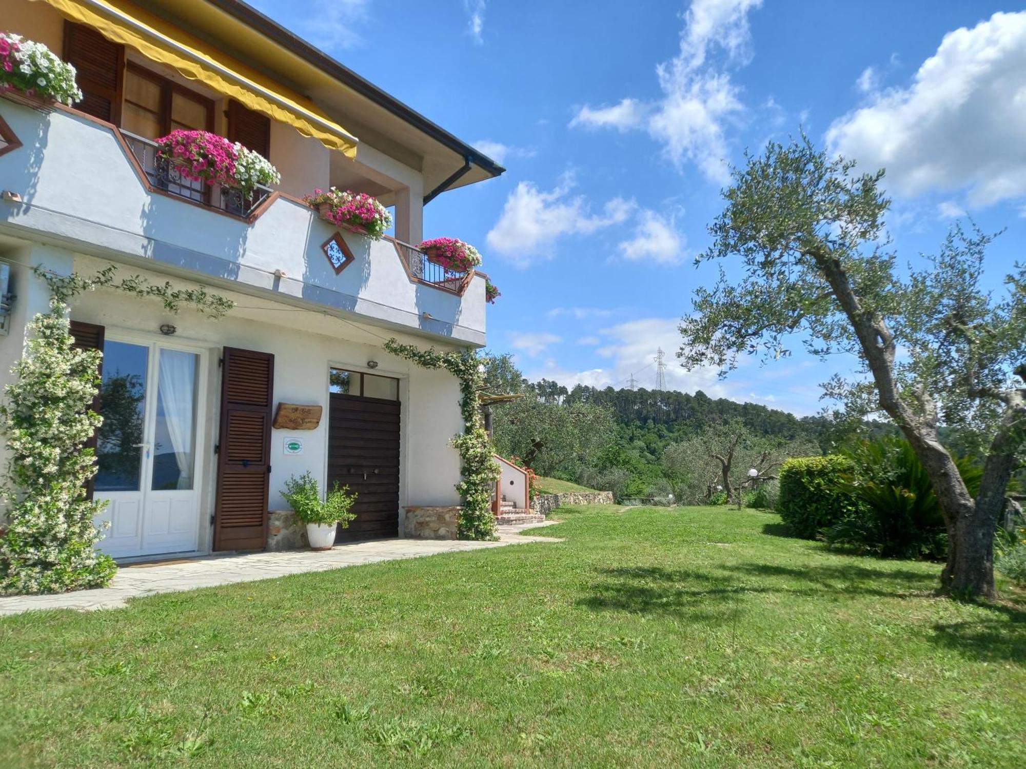 Hotel Il Colle Della Brina Sarzana Esterno foto